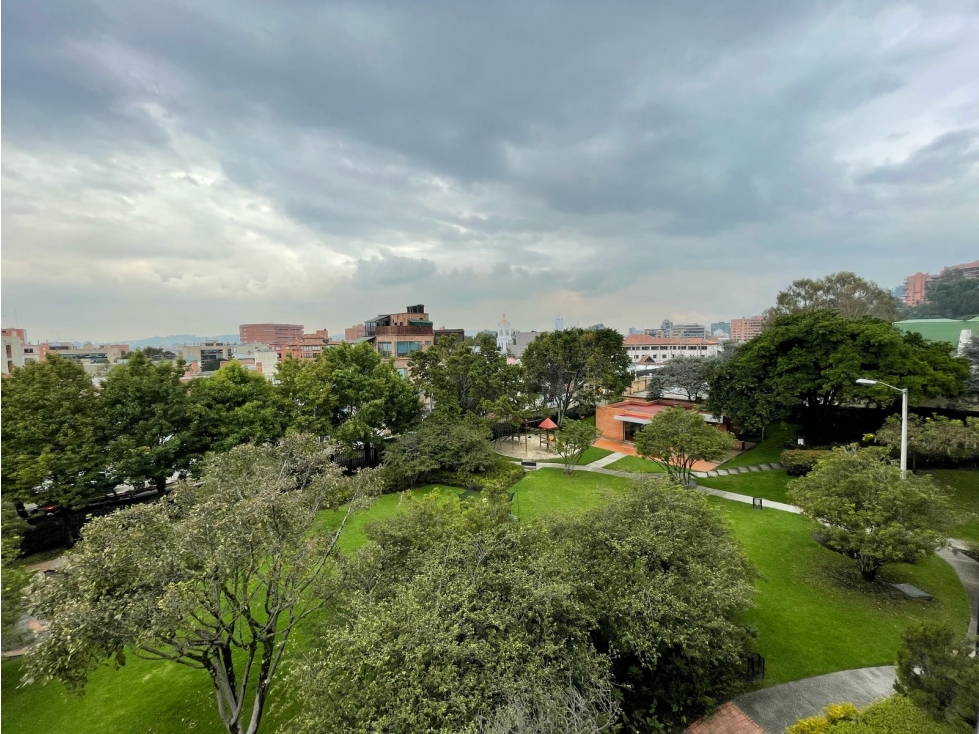 VENDO EXCLUSIVO APARTAMENTO EN USAQUEN. 300 M2 + 20 M2 DE BALCONES.