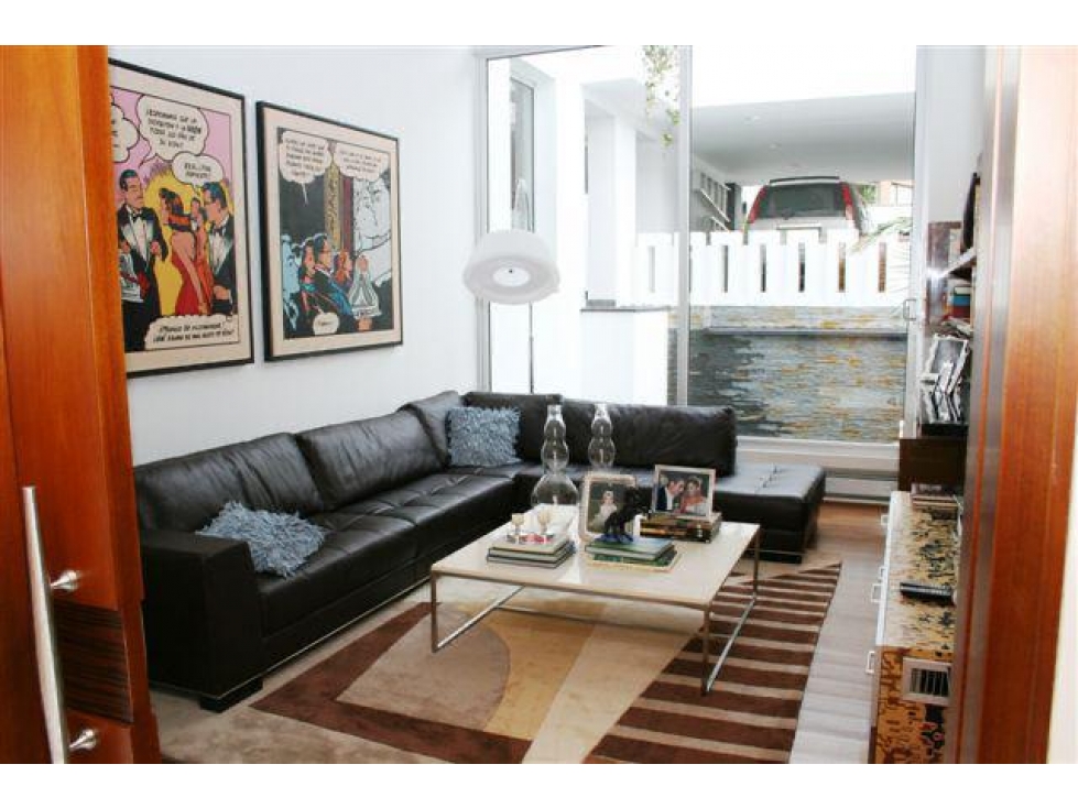 SE VENDE Y ARRIENDA CASA EN CHICÓ ALTO 830m2