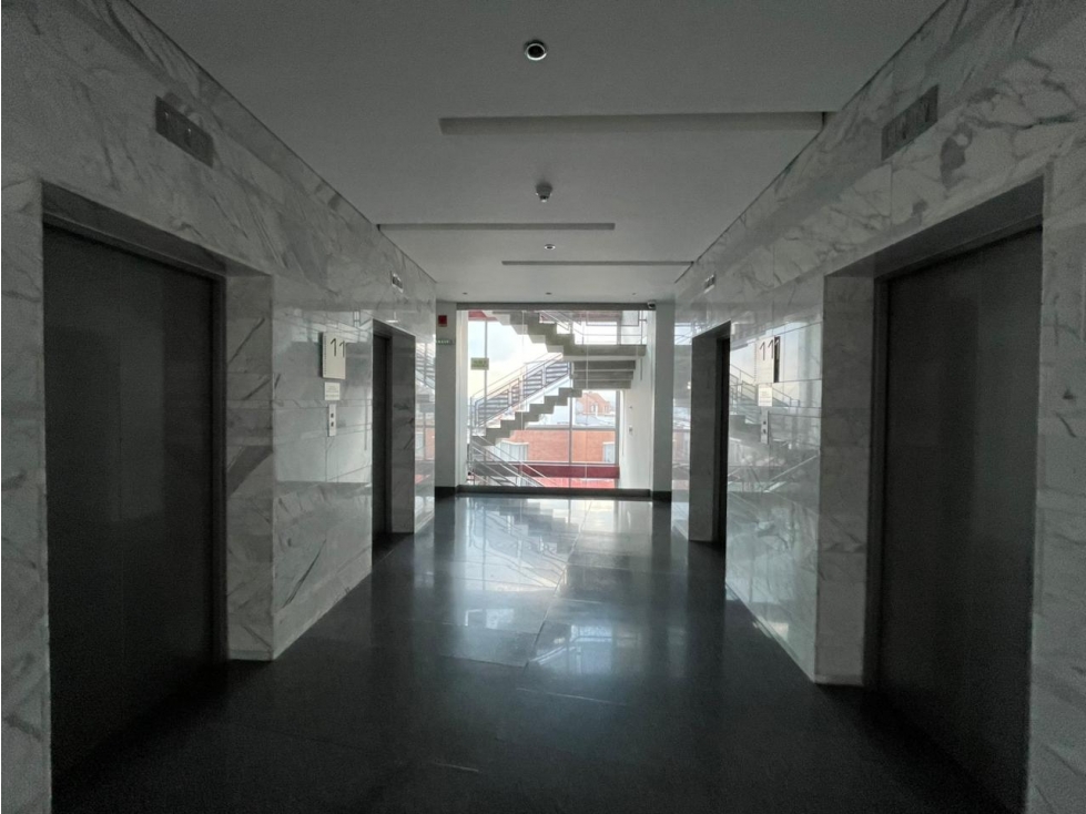OFREZCO OFICINA EN EXCELENTE EDIFICIO EN EL NOGAL. 723 M2 — foto 6