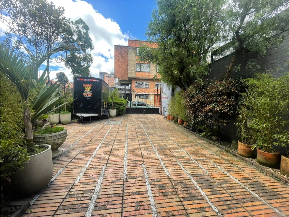 VENDO ARRIENDO CASA AMOBLADA EN ZONA G 780m2 JARDÍN Y TERAZZAS 200m2 — foto 2