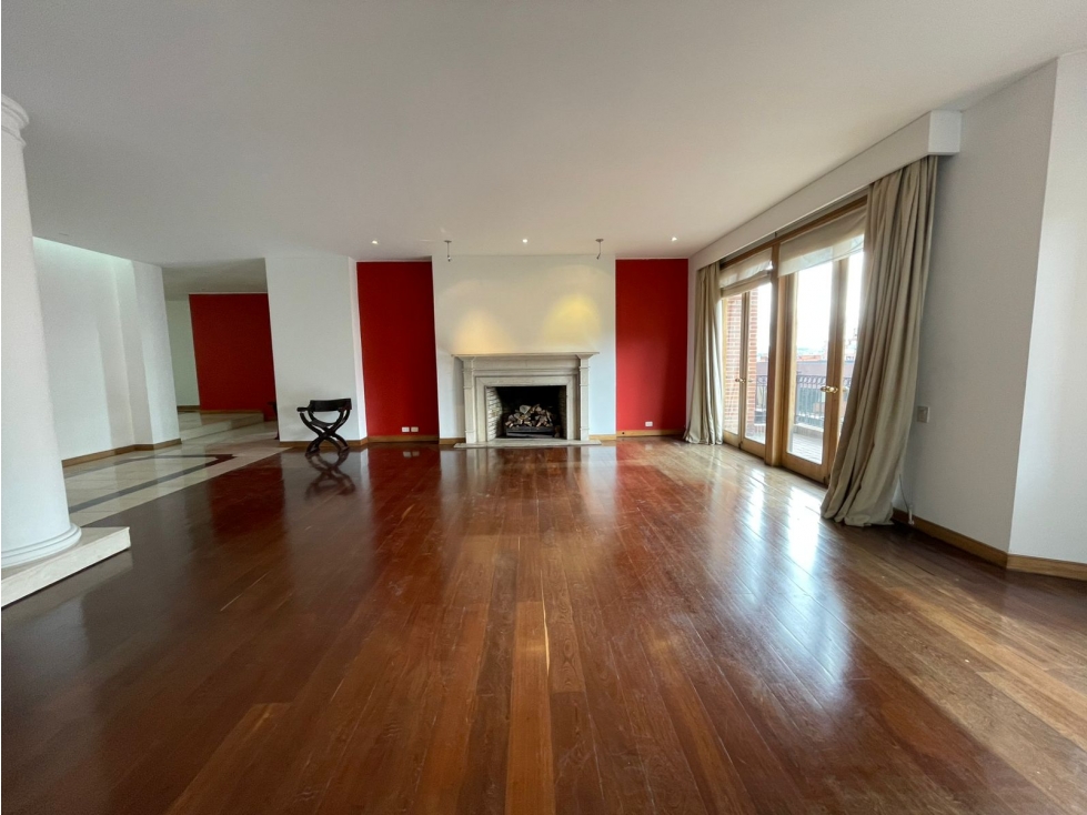 VENTA / ARRIENDO ESPECTACULAR APTO EN EL NOGAL Área: 600 M2