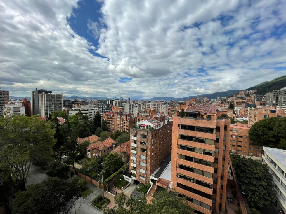 ARRIENDO APARTAMENTO EN EL NOGAL. 150 M2 