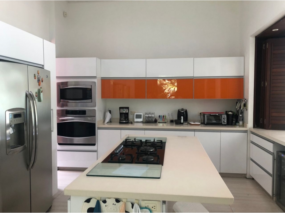 ARRIENDO CASA AMW 08. 4 CAURTOS - 6