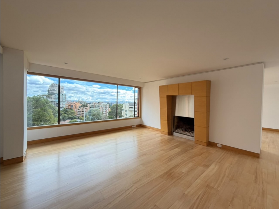ARRIENDO EXCELENTE APTO EN CHICO MUSEO. 265 M2