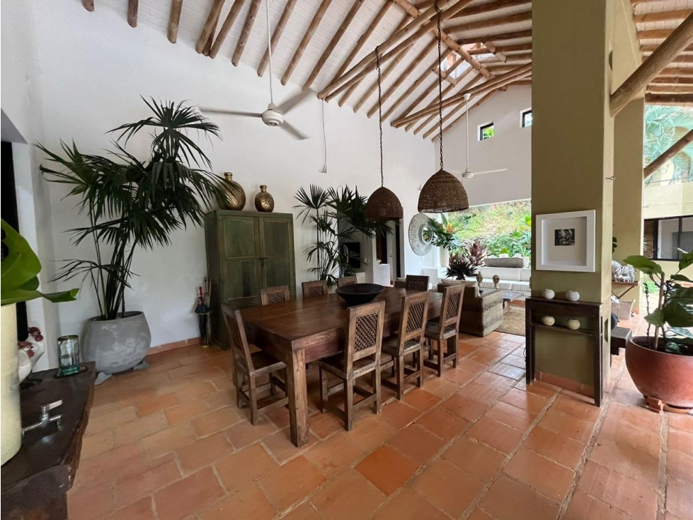 SE VENDE CASA EN NILO 450m2 CASA AUXILIAR 70m2 - 3