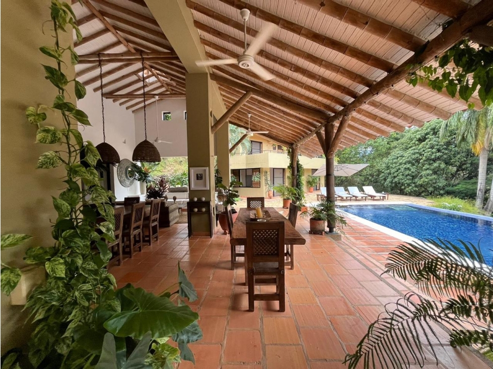 SE VENDE CASA EN NILO 450m2 CASA AUXILIAR 70m2 - 2