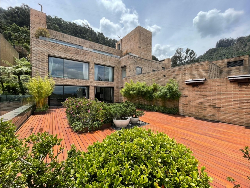 VENDO ESPECTACULAR PH EN CHICO SEMINARIO. 500 M2 + 1.800 M2 T