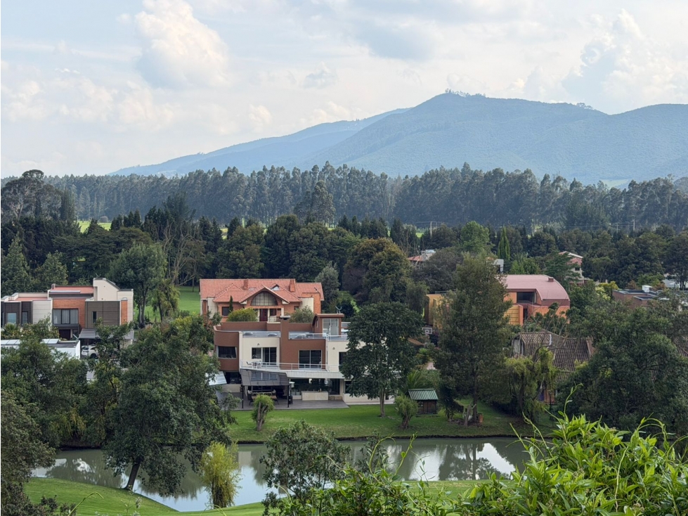 ESPECTACULAR CASA EN VENTA EN APOSENTOS 480 m²