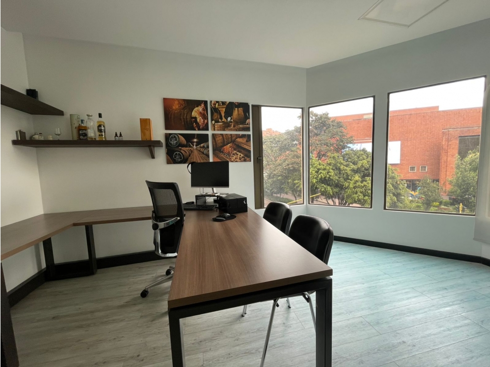 ARRIENDO EXCELENTE OFICINA EN EL RETIRO. 310 M2 — foto 3