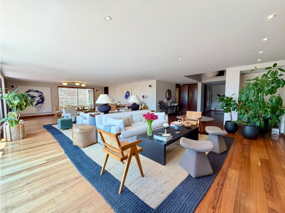 VENDO / ARRIENDO APTO EN CHICÓ SEMINARIO. 417 M2 + 116 M2 T`