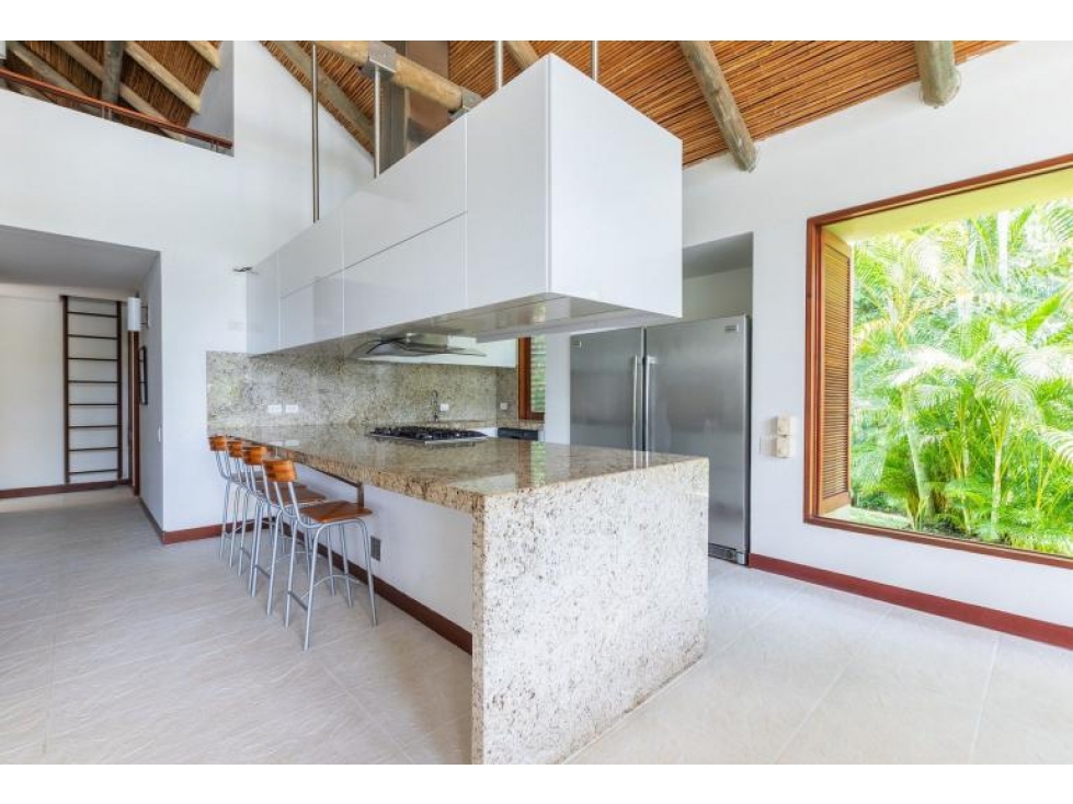ARRIENDO CASA AMZ 09. 4 CUARTOS - 2