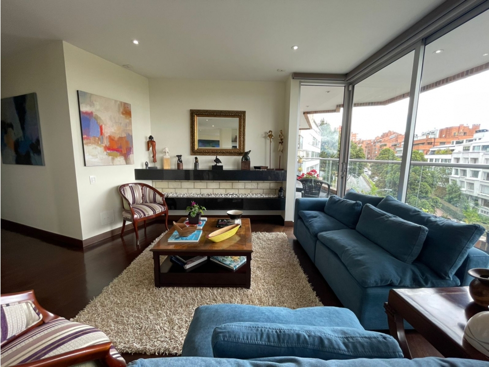 VENDO APARTAMENTO EN CHICO SEMINARIO. 191 M2 + 10 M2 T.