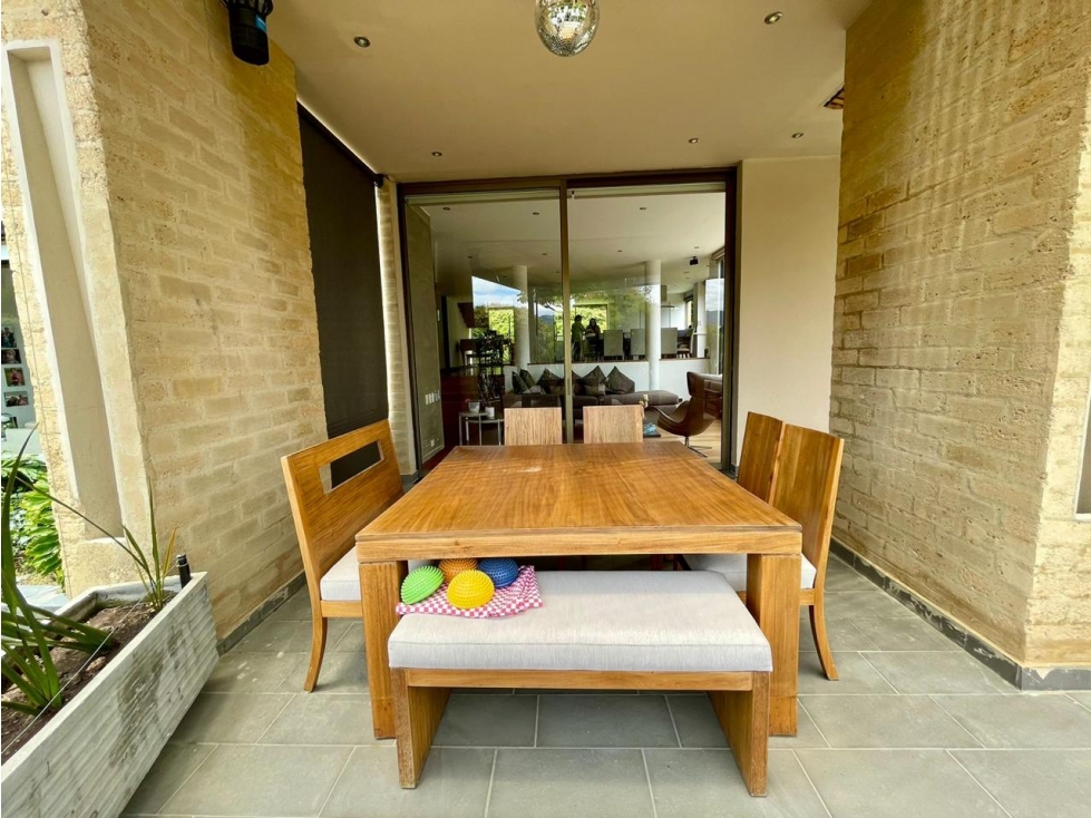 SE VENDE CASA EN APOSENTOS 480m2 TERRAZA - 6