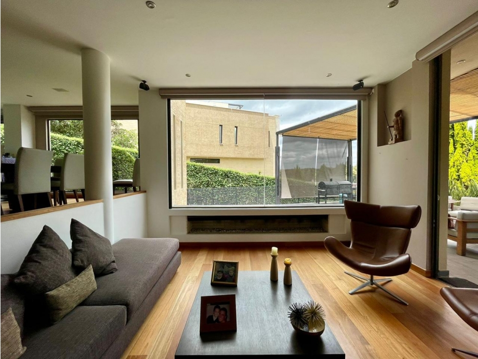 SE VENDE CASA EN APOSENTOS 480m2 TERRAZA - 3