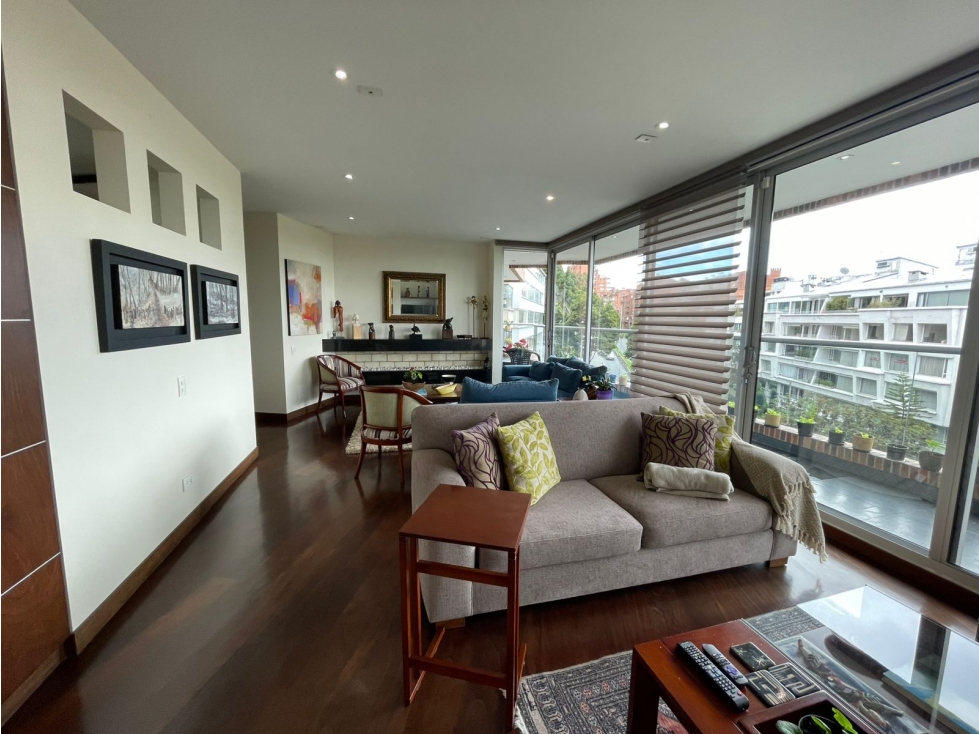 VENDO APARTAMENTO EN CHICO SEMINARIO. 191 M2 + 10 M2 T. — foto 2