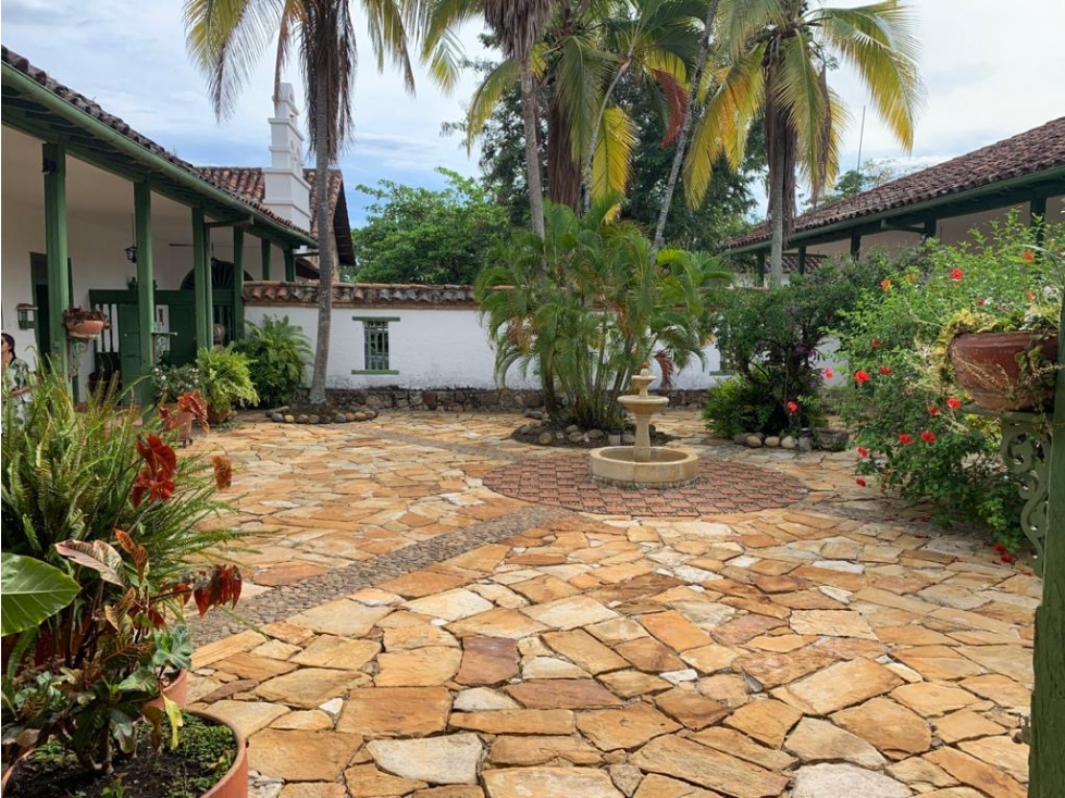 ARRIENDO HACIENDA EN ANAPOIMA. 10 CUARTOS. 20 PAX. - 4