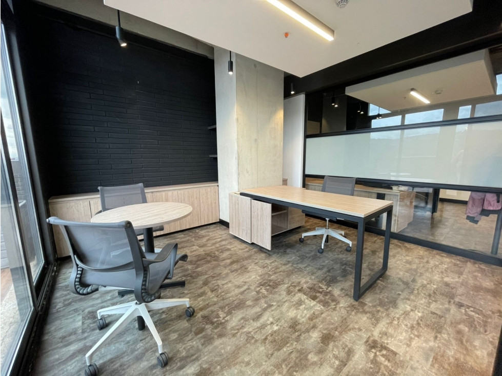 ARRIENDO EXCELENTE OFICINA AMOBLADA EN CHÍA. 250 M2 + 91 M2 T - 3