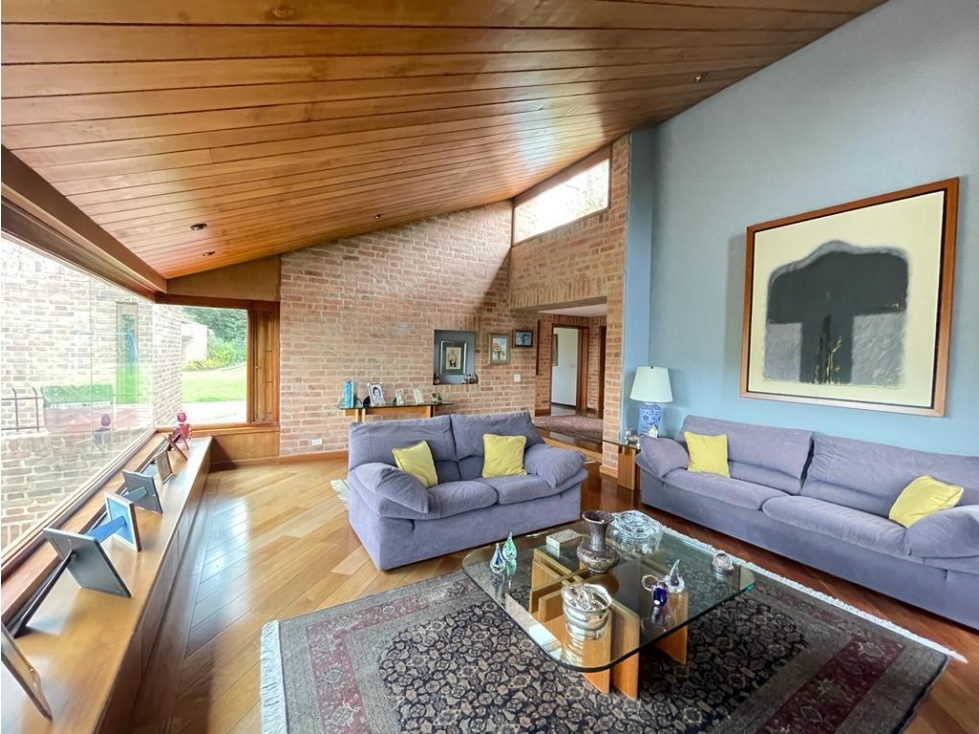 SE VENDE CASA EN CERROS DE SUBA 510m2 TERRAZAS Y JARDINES 1.141m2