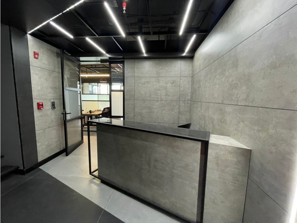 ARRIENDO EXCELENTE OFICINA AMOBLADA EN CHÍA. 250 M2 + 91 M2 T - 2
