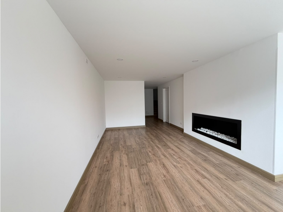 ARRIENDO ILUMINADO APARTAMENTO EN CHICO RESERVADO. 140 M2 — foto 2