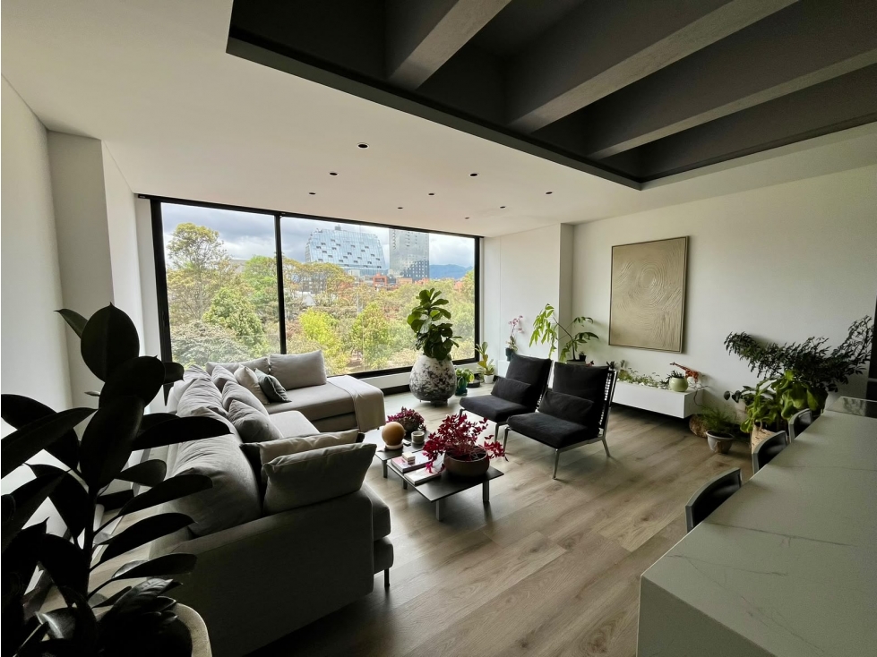 Exclusivo apartamento en arriendo frente al Parque El Virrey | 122 m²