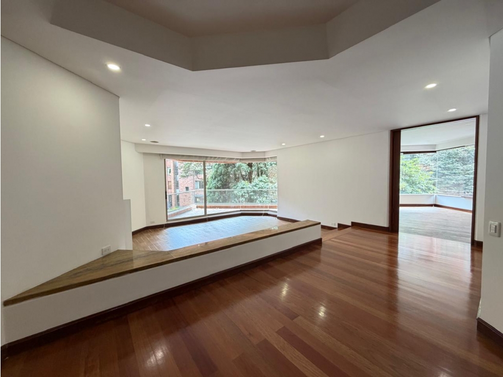 VENDO ESPECTACULAR APARTAMENTO EN LA CABRERA. 274 + 100 M2