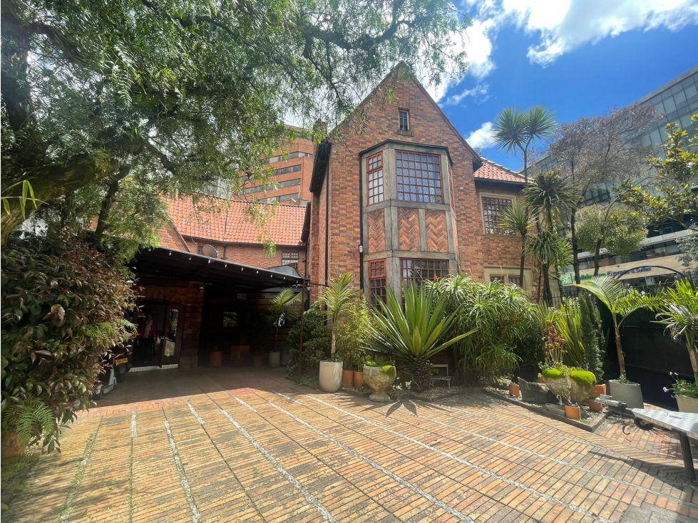 VENDO ARRIENDO CASA AMOBLADA EN ZONA G 780m2 JARDÍN Y TERAZZAS 200m2