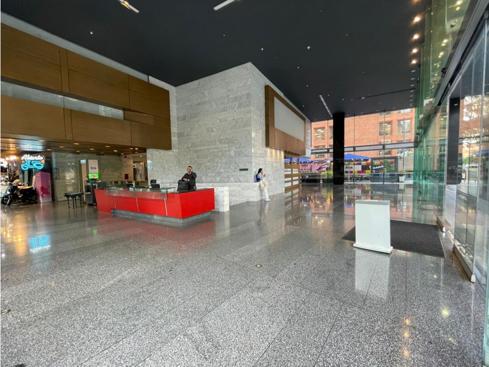 OFREZCO OFICINA EN EXCELENTE EDIFICIO EN EL NOGAL. 723 M2 — foto 2
