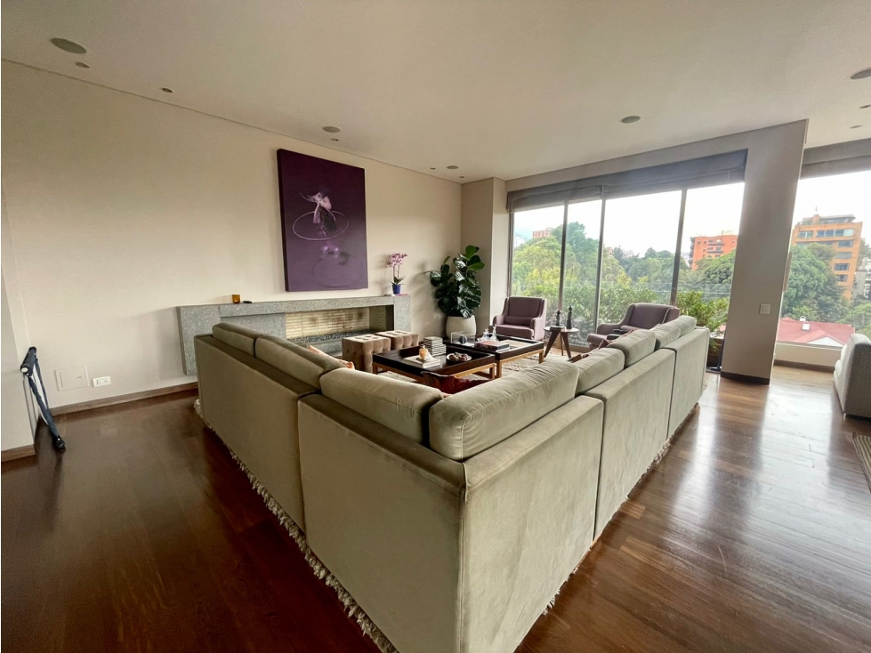EXCELENTE APARTAMENTO EN LA CABRERA VIRREY. 312 M2 + 5 M2