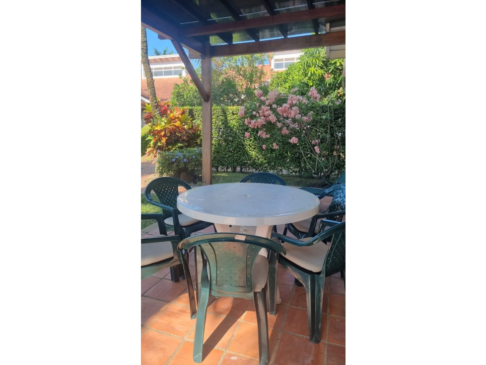 ARRIENDO CASA EN CONJUNTO CERRADO EN ANAPOIMA. 4 CUARTOS. 8 PAX - 5
