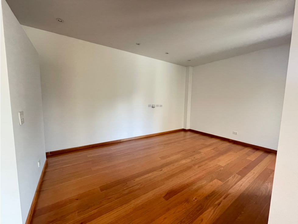 ARRIENDO APTO FRENTE AL PARQUE DEL VIRREY. 226 + 20 M2 — foto 5