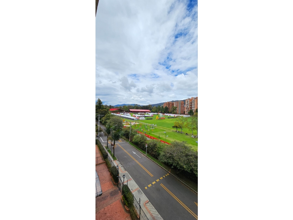 OFREZCO APTO VENTA ARRIENDO LA CAROLINA. 211 M2
