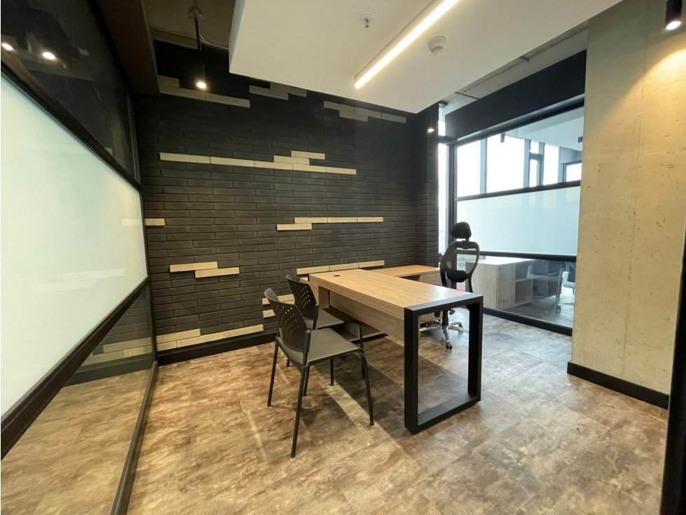 ARRIENDO EXCELENTE OFICINA AMOBLADA EN CHÍA. 250 M2 + 91 M2 T - 6