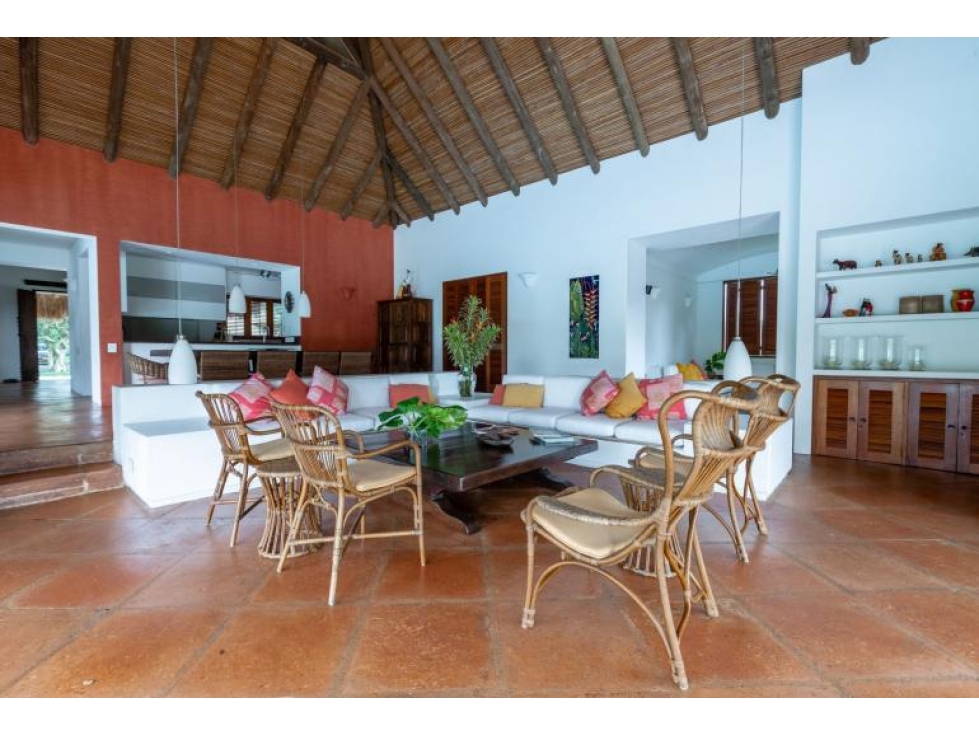 ARRIENDO CASA AMW 09. 5 CUARTOS - 6