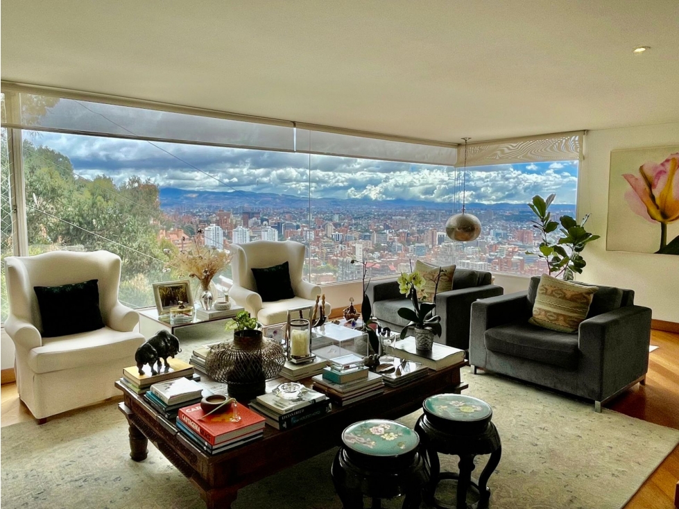 VENDO ESPECTACULAR APTO EN CHICO ALTO. 310 M2.