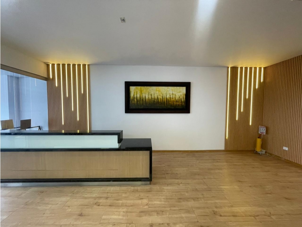SE VENDE Y ARRIENDA OFICINA EN SANTA BARBARA 600m2