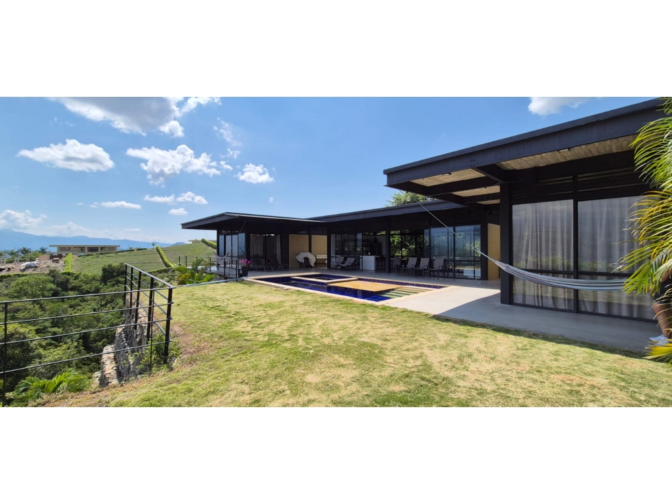 VENDO CASA EN ANAPOIMA CON EXCELENTE VISTA. 390 M2. 1.329 M2 - 1