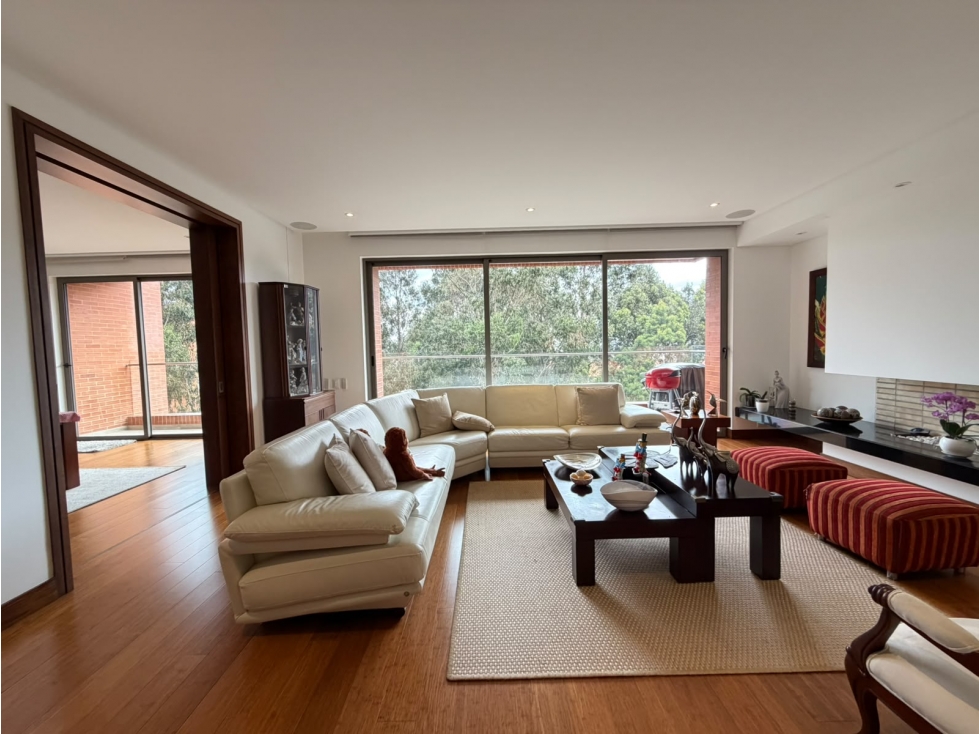 VENDO ESPECTACULAR APTO EN CERROS DE LOS ALPES. 307 m2