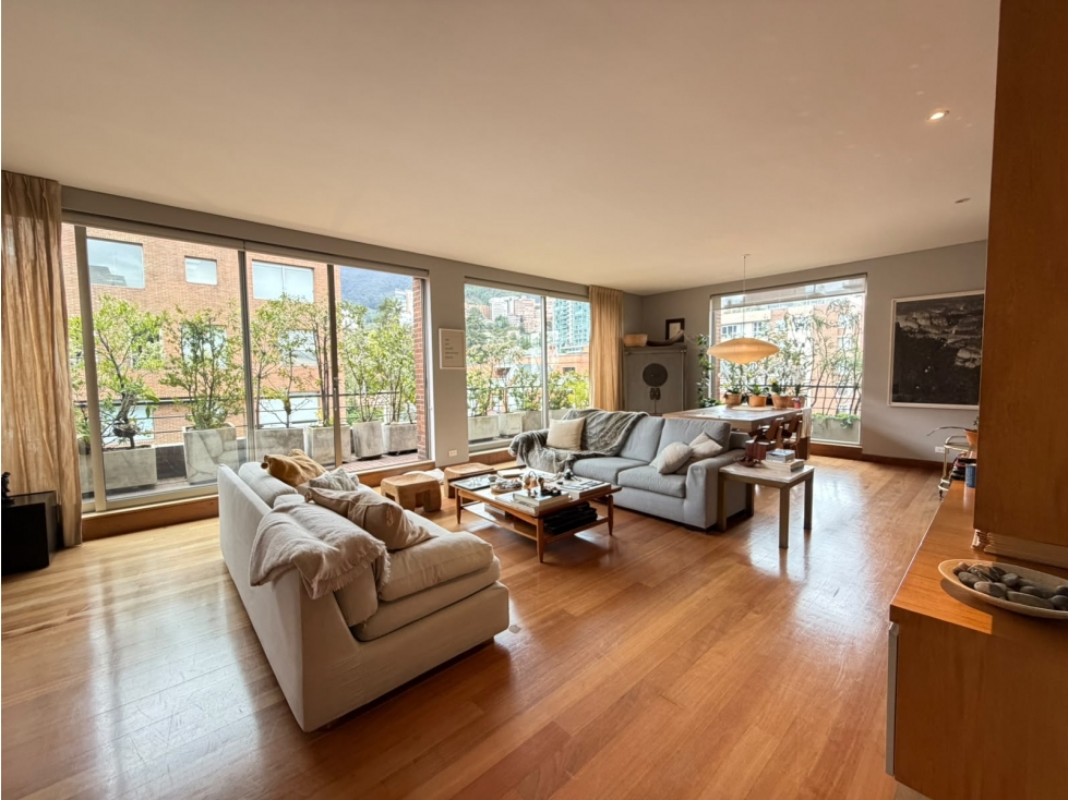ARRIENDO ESPECTACULAR APTO EN CHICO MUSEO. 288 M2