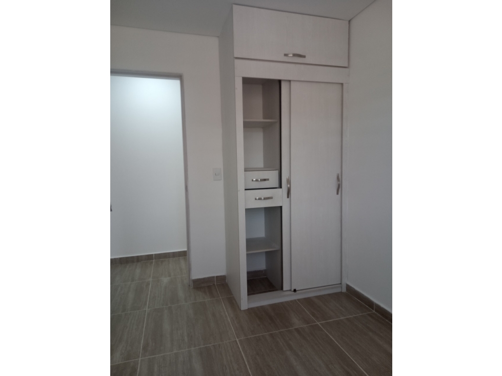 SE VENDE APARTAMENTO,EN RIONEGRO,EDIFICIO TORREON LOS LAURELES — foto 2