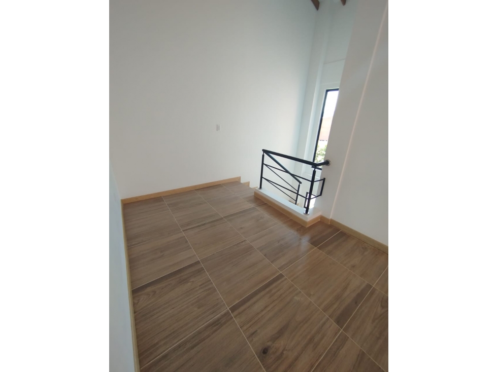 SE VENDE CASA EN EL RETIRO, ENTRE VERDES