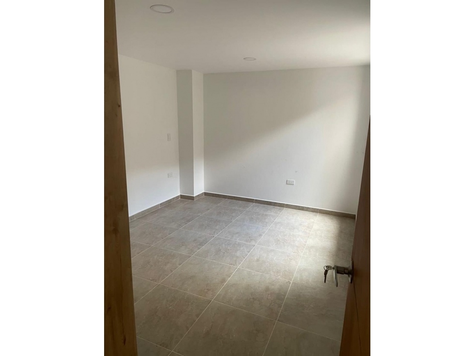 SE VENDE CASA EN CIUDAD JARDIN EN LA CEJA.