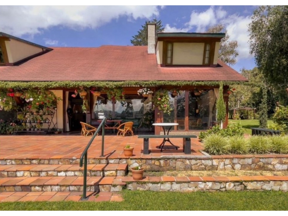 SE VENDE APARTAESTUDIO EN FIZEBAD,EL RETIRO,VIA LAS PALMAS