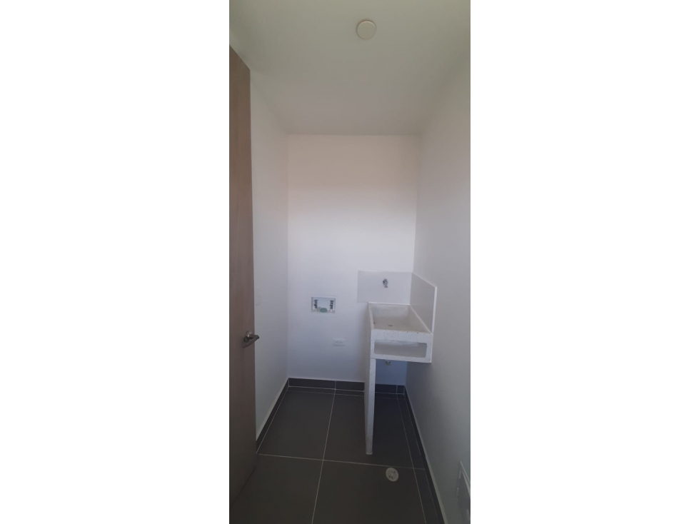 SE VENDE APARTAMENTO SECTOR LOS COLEGIOS,RIONEGRO