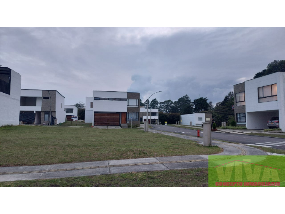 SE VENDE LOTE EN LLANOGRANDE,RIONEGRO