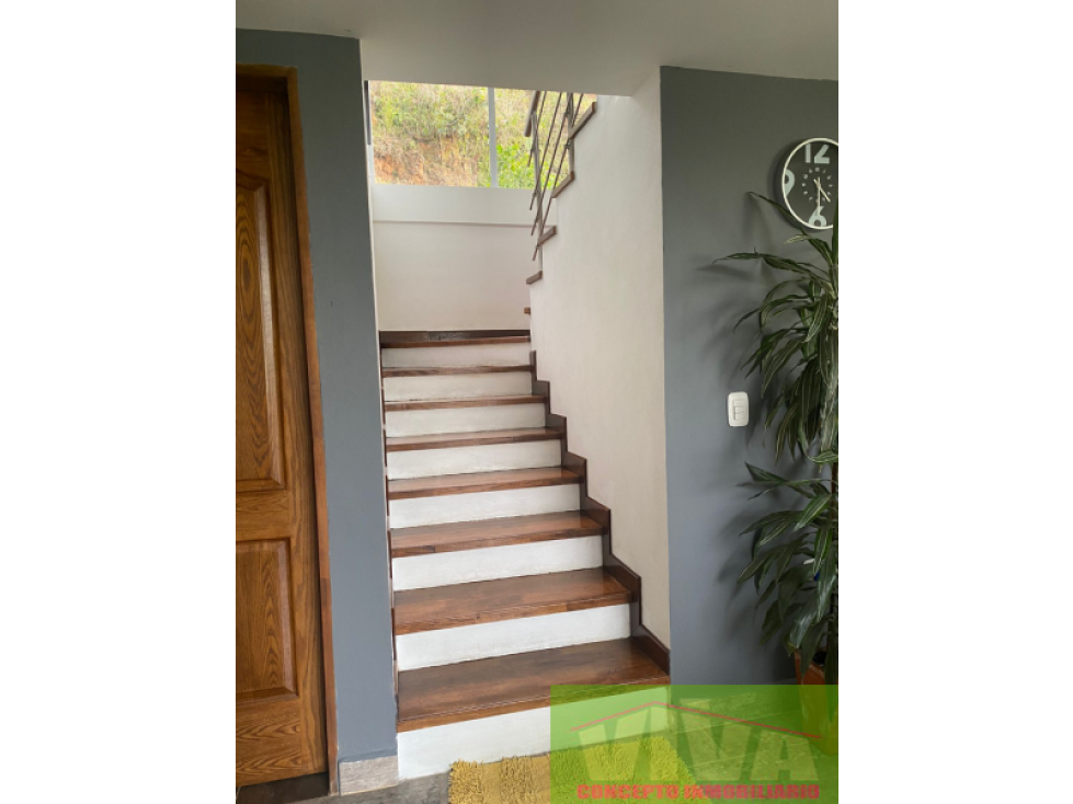 SE VENDE CASA EN ALCARAVANES, MARINILLA - 1