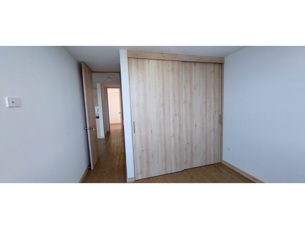 SE VENDE APARTAMENTO EN ALCARAVANES,MARINILLA