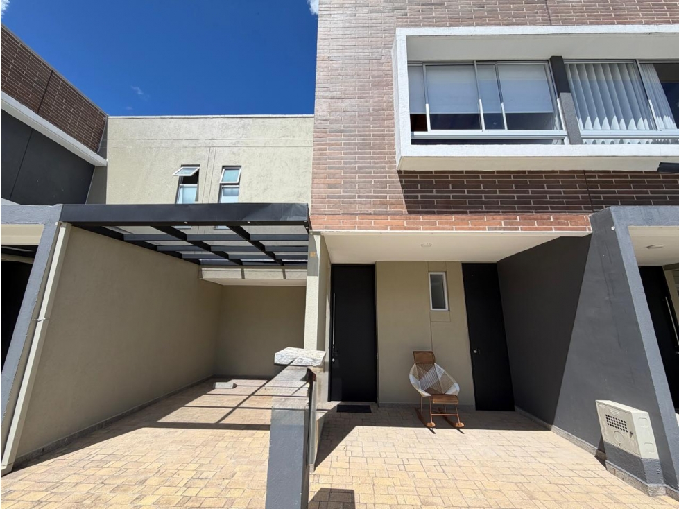 se vende casa de 140m²