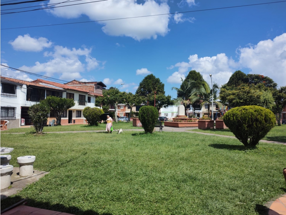 SE VENDE CASA EN SEPTIMA ETAPA EL PORVENIR — foto 3