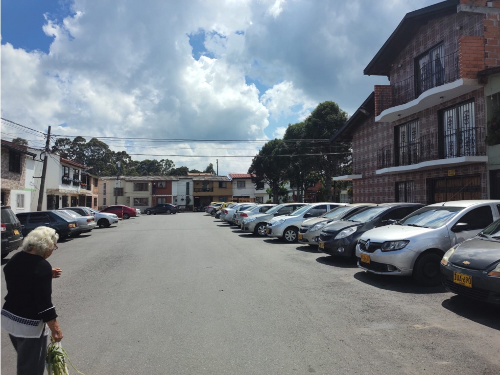 SE VENDE CASA EN SEPTIMA ETAPA EL PORVENIR — foto 2